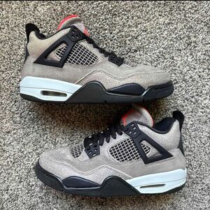 Nike Air Jordan 4 Retro Taupe Haze  Size 5 Youth (Size 6.5 Women's)